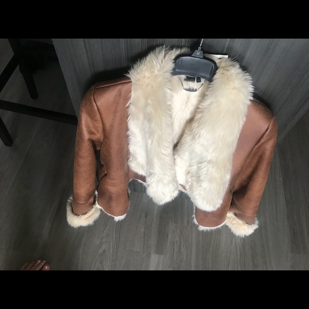 faux fur jacket 🧥 - Picture 3 of 3